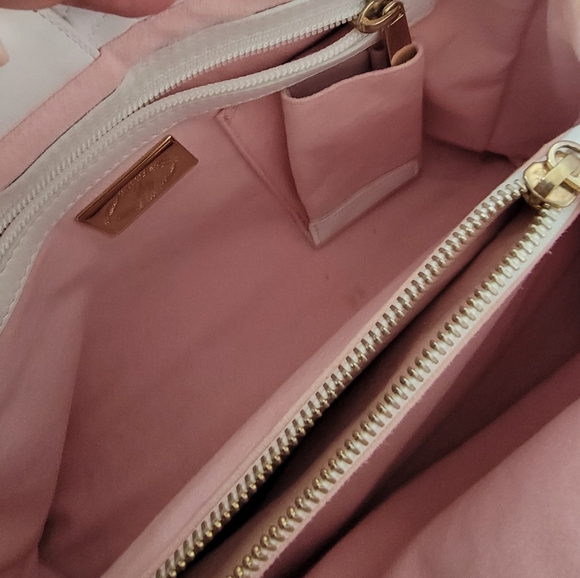 BALLY Manuela Diamond Quilted Handbag White Leather with Logo Tassel Charm - Picture 8 of 16